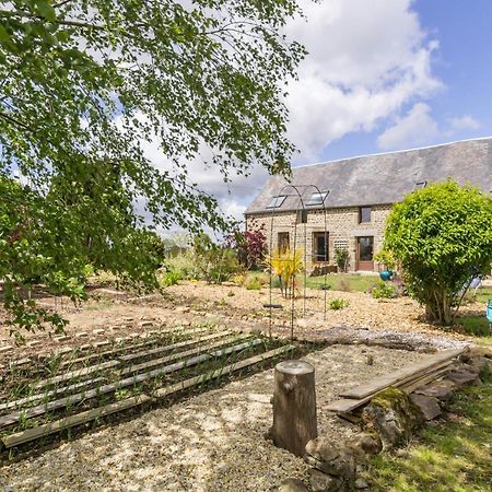 Le Jardin Des Fees Bed and Breakfast Savigny-le-Vieux Εξωτερικό φωτογραφία