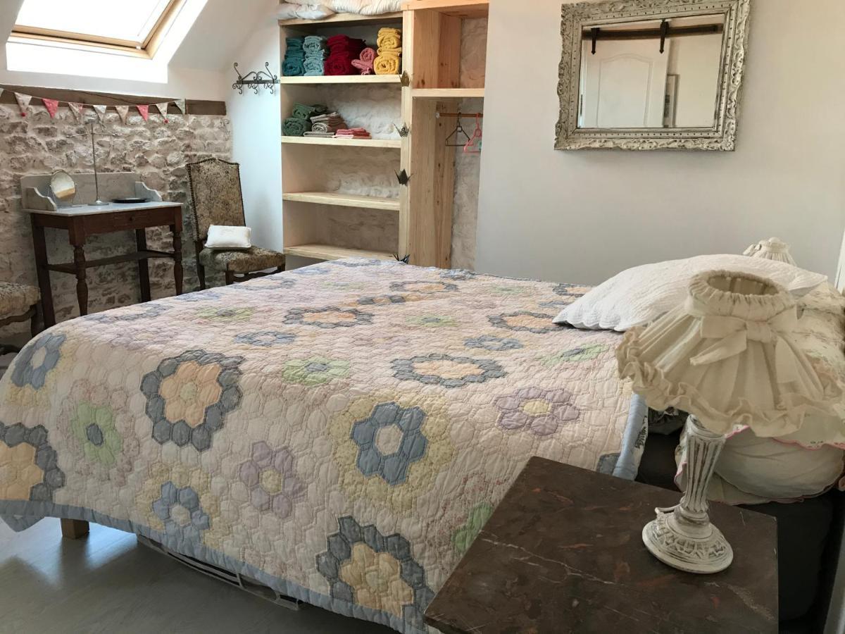 Le Jardin Des Fees Bed and Breakfast Savigny-le-Vieux Εξωτερικό φωτογραφία