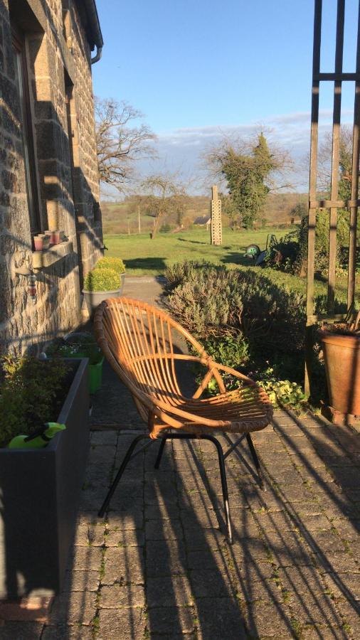 Le Jardin Des Fees Bed and Breakfast Savigny-le-Vieux Εξωτερικό φωτογραφία