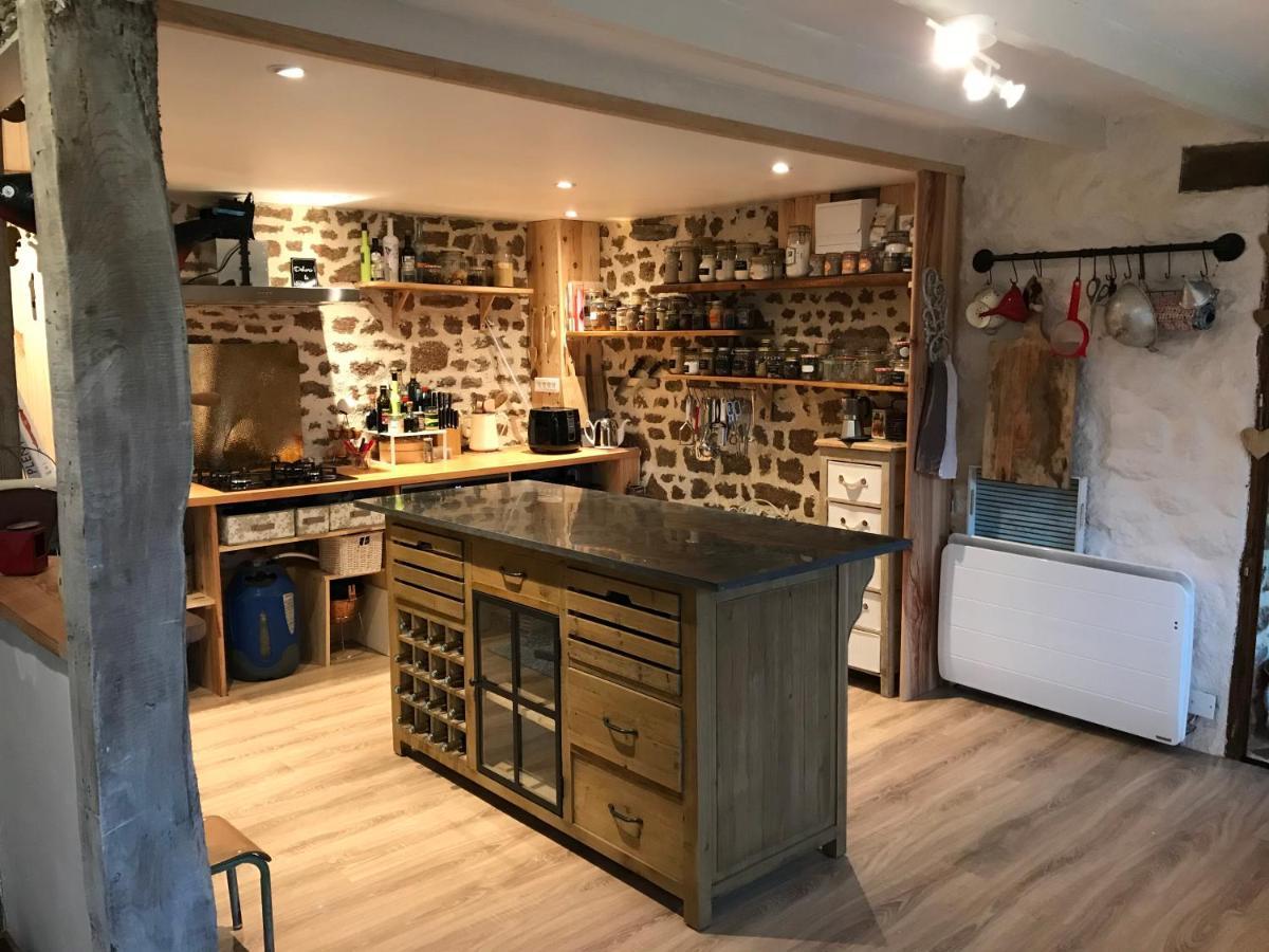 Le Jardin Des Fees Bed and Breakfast Savigny-le-Vieux Εξωτερικό φωτογραφία