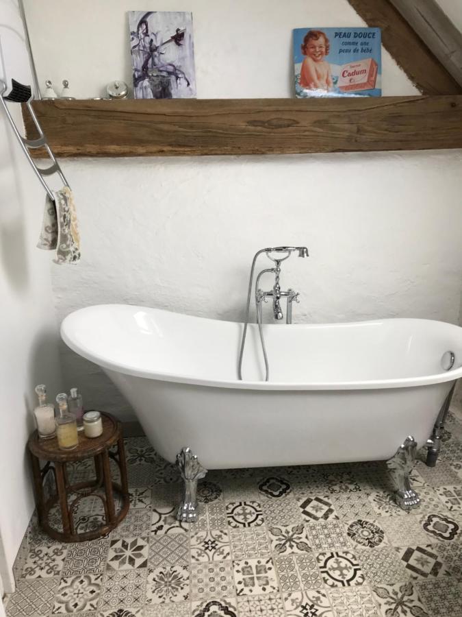 Le Jardin Des Fees Bed and Breakfast Savigny-le-Vieux Εξωτερικό φωτογραφία