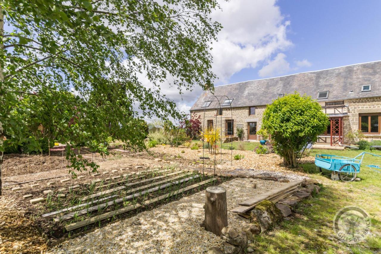 Le Jardin Des Fees Bed and Breakfast Savigny-le-Vieux Εξωτερικό φωτογραφία