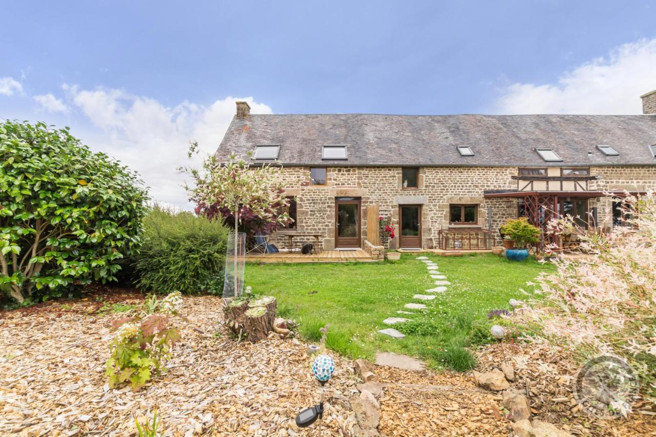 Le Jardin Des Fees Bed and Breakfast Savigny-le-Vieux Εξωτερικό φωτογραφία