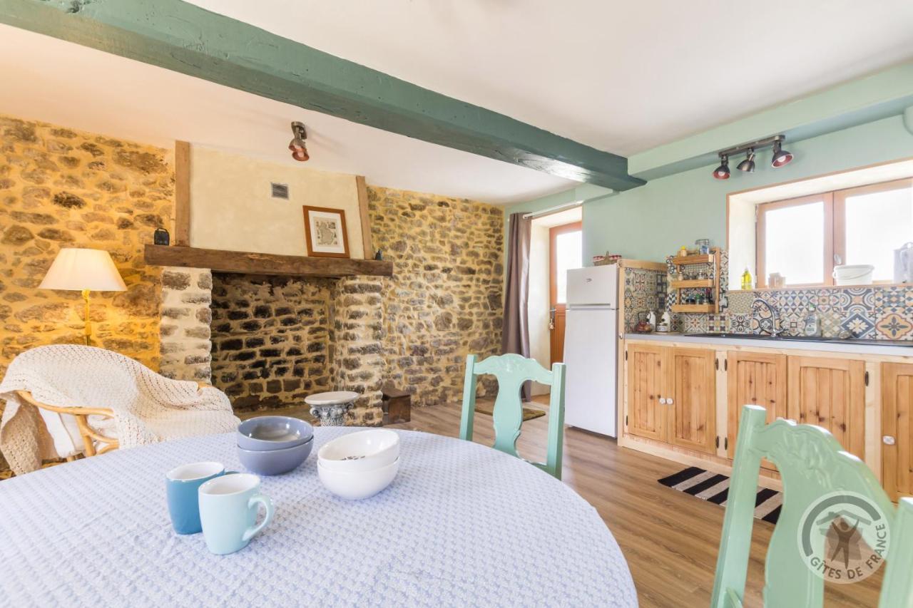 Le Jardin Des Fees Bed and Breakfast Savigny-le-Vieux Εξωτερικό φωτογραφία
